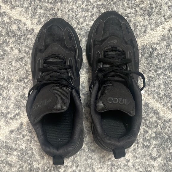 Nike Airmax 200s - Picture 4 of 5